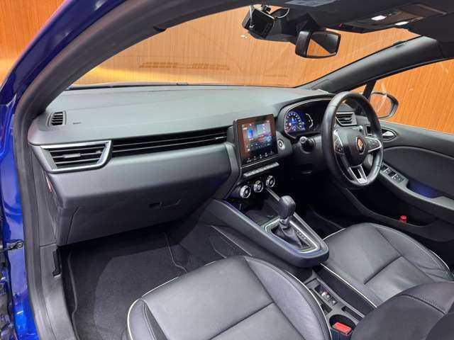 ルノー ルノー ルーテシア インテンス テックパック 千葉県 2021(令3)年 4.9万km 青Ｍ ACC　/黒革　/TV　　/360°　/BOSEサウンド　/CarPlay　/Bluetooth接続　/シートヒーター　/ステアリングヒーター　/LEDライト　/オートハイビーム　/衝突軽減B　/BSM　/LKA　/パーキングセンサー　/ETC　/ドラレコ