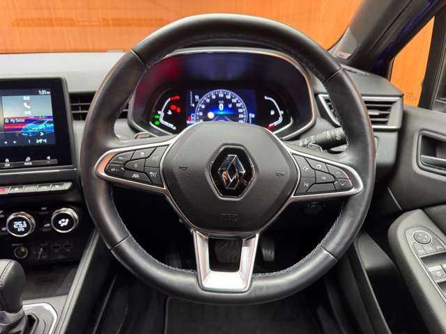 ルノー ルノー ルーテシア インテンス テックパック 千葉県 2021(令3)年 4.9万km 青Ｍ ACC　/黒革　/TV　　/360°　/BOSEサウンド　/CarPlay　/Bluetooth接続　/シートヒーター　/ステアリングヒーター　/LEDライト　/オートハイビーム　/衝突軽減B　/BSM　/LKA　/パーキングセンサー　/ETC　/ドラレコ