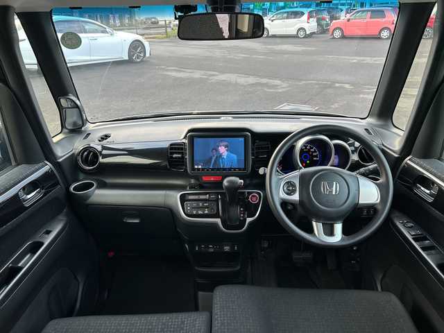 ホンダ Ｎ ＢＯＸ カスタム SSブラックSパッケージ 鹿児島県 2017(平29)年 9.5万km クリスタルブラックパール フルセグＴＶ/ＥＴＣ/ナビ/Ｂｌｕｅｔｏｏｔｈ接続/バックカメラ/プッシュスタート/スマートキー/ドライブレコーダー/シートヒーター/純正フロアマット/両側パワースライドドア/純正アルミホイール/横滑り防止装置/オートライト/LEDライト