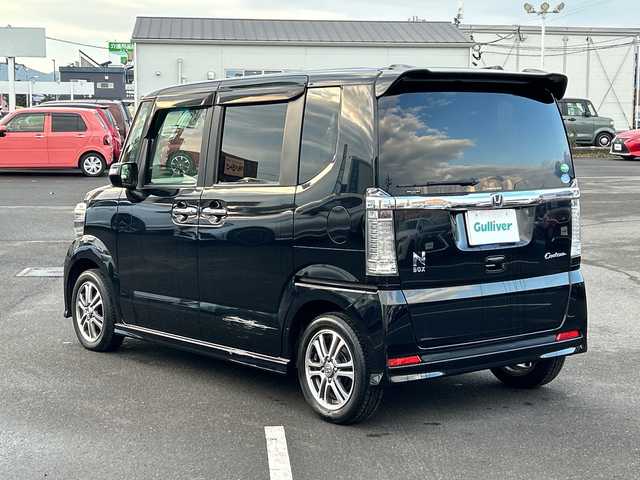 ホンダ Ｎ ＢＯＸ カスタム SSブラックSパッケージ 鹿児島県 2017(平29)年 9.5万km クリスタルブラックパール フルセグＴＶ/ＥＴＣ/ナビ/Ｂｌｕｅｔｏｏｔｈ接続/バックカメラ/プッシュスタート/スマートキー/ドライブレコーダー/シートヒーター/純正フロアマット/両側パワースライドドア/純正アルミホイール/横滑り防止装置/オートライト/LEDライト