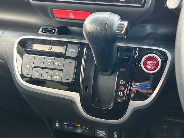 ホンダ Ｎ ＢＯＸ カスタム SSブラックSパッケージ 鹿児島県 2017(平29)年 9.5万km クリスタルブラックパール フルセグＴＶ/ＥＴＣ/ナビ/Ｂｌｕｅｔｏｏｔｈ接続/バックカメラ/プッシュスタート/スマートキー/ドライブレコーダー/シートヒーター/純正フロアマット/両側パワースライドドア/純正アルミホイール/横滑り防止装置/オートライト/LEDライト