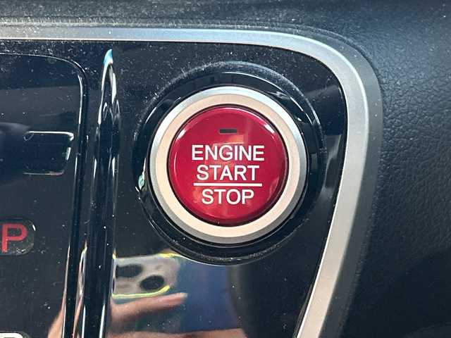 ホンダ Ｎ ＢＯＸ カスタム SSブラックSパッケージ 鹿児島県 2017(平29)年 9.5万km クリスタルブラックパール フルセグＴＶ/ＥＴＣ/ナビ/Ｂｌｕｅｔｏｏｔｈ接続/バックカメラ/プッシュスタート/スマートキー/ドライブレコーダー/シートヒーター/純正フロアマット/両側パワースライドドア/純正アルミホイール/横滑り防止装置/オートライト/LEDライト