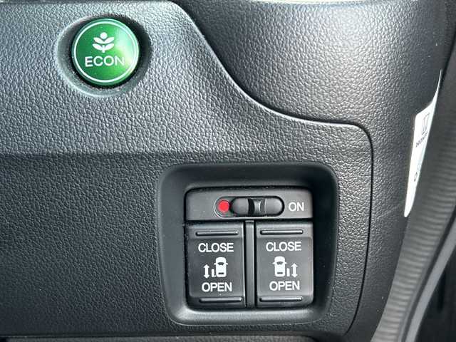 ホンダ Ｎ ＢＯＸ カスタム SSブラックSパッケージ 鹿児島県 2017(平29)年 9.5万km クリスタルブラックパール フルセグＴＶ/ＥＴＣ/ナビ/Ｂｌｕｅｔｏｏｔｈ接続/バックカメラ/プッシュスタート/スマートキー/ドライブレコーダー/シートヒーター/純正フロアマット/両側パワースライドドア/純正アルミホイール/横滑り防止装置/オートライト/LEDライト