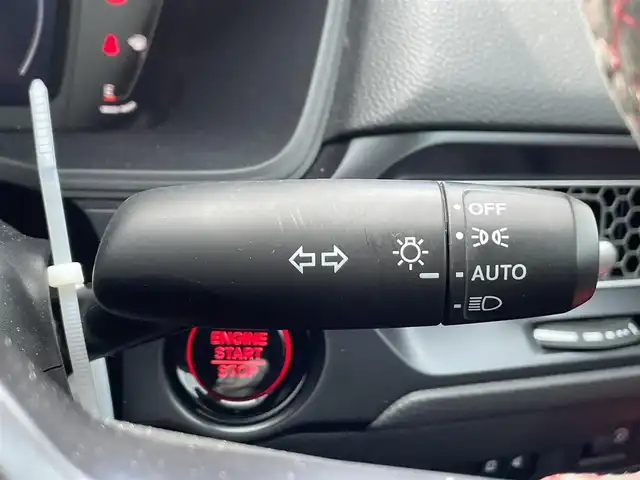 ホンダ シビック タイプR 佐賀県 2024(令6)年 2.3万km チャンピオンシップホワイト ワンオーナー/ディーラーOPテールゲートスポイラー【カーボン】/・TYPE R専用リアスポイラー車載/純正9型Honda CONNECTディスプレー/・フルセグTV/AM/FM/USB/Bluetooth/・AppleCarPlay/AndroidAuto/バックカメラ/ビルトインETC2.0/前後ドライブレコーダー/電子パーキングブレーキ/BRAKE HOLD機能/前席Honda TYPE Rシート/TYPE R専用ステアリングホイール/アダプティブダンパーシステム/TYPE R専用サスペンション/19インチリバースリムアルミホイール/Brembo社製フロント大径ベンチレーテッド2ピースディスクブレーキ/Brembo社製フロントアルミ対向4ポットキャリパー/リアディスクブレーキ/ステンレス製スポーツペダル/純正ドアバイザ―/新車時保証書/取扱説明書/スペアキー/Honda SENSING/・衝突軽減ブレーキ【CMBS】/・路外逸脱抑制機能/・アダプティブクルーズコントロール【ACC】/・車線維持支援システム【LKAS】/・近距離衝突軽減ブレーキ/・先行車発進お知らせ機能/・標識認識機能/・ブラインドスポットインフォメーション/・パーキングセンサーシステム