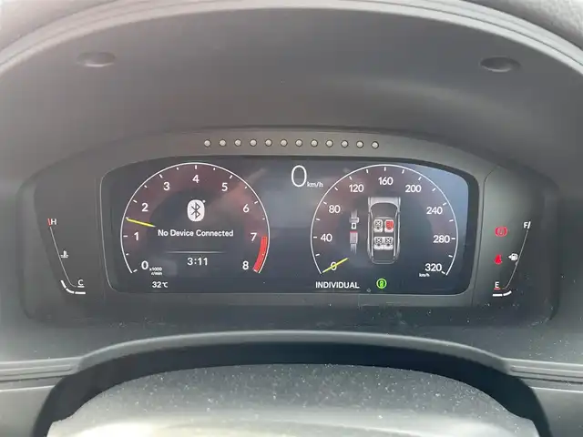 ホンダ シビック タイプR 佐賀県 2024(令6)年 2.3万km チャンピオンシップホワイト ワンオーナー/ディーラーOPテールゲートスポイラー【カーボン】/・TYPE R専用リアスポイラー車載/純正9型Honda CONNECTディスプレー/・フルセグTV/AM/FM/USB/Bluetooth/・AppleCarPlay/AndroidAuto/バックカメラ/ビルトインETC2.0/前後ドライブレコーダー/電子パーキングブレーキ/BRAKE HOLD機能/前席Honda TYPE Rシート/TYPE R専用ステアリングホイール/アダプティブダンパーシステム/TYPE R専用サスペンション/19インチリバースリムアルミホイール/Brembo社製フロント大径ベンチレーテッド2ピースディスクブレーキ/Brembo社製フロントアルミ対向4ポットキャリパー/リアディスクブレーキ/ステンレス製スポーツペダル/純正ドアバイザ―/新車時保証書/取扱説明書/スペアキー/Honda SENSING/・衝突軽減ブレーキ【CMBS】/・路外逸脱抑制機能/・アダプティブクルーズコントロール【ACC】/・車線維持支援システム【LKAS】/・近距離衝突軽減ブレーキ/・先行車発進お知らせ機能/・標識認識機能/・ブラインドスポットインフォメーション/・パーキングセンサーシステム