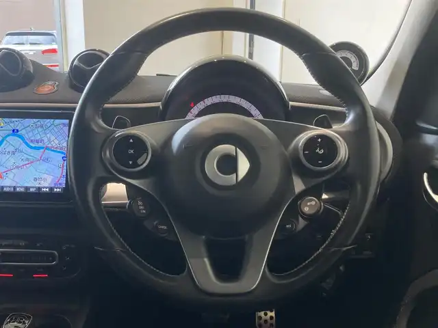 スマート ＭＣＣ スマート フォーフォー BRABUSスポーツ 熊本県 2018(平30)年 6.8万km 黒 ・キーレス/・ガラスルーフ/・衝突軽減ブレーキ/・パーキングアシスト/・レーンキープアシスト/・クルーズコントロール/・黒革シート/・前席シートヒーター /・社外メモリナビ/　【BD・Bluetooth・USB・SD・MSV】/・バックカメラ/・ETC/・フォグランプ/・純正マット