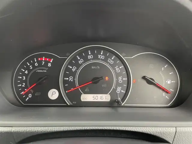トヨタ ノア X 富山県 2018(平30)年 5.1万km ブラック 純正ナビ（AM/FM/CD/AUX/USB/BT）/ワンセグTV/バックカメラ/片側パワースライドドア/クルーズコントロール/横滑り防止装置/オートライト/LEDヘッドライト/ビルトインETC/リモコンキー/スペアキー有/アイドリングストップ/ドアバイザー/シートカバー/純正フロアマット/社外１５インチAW