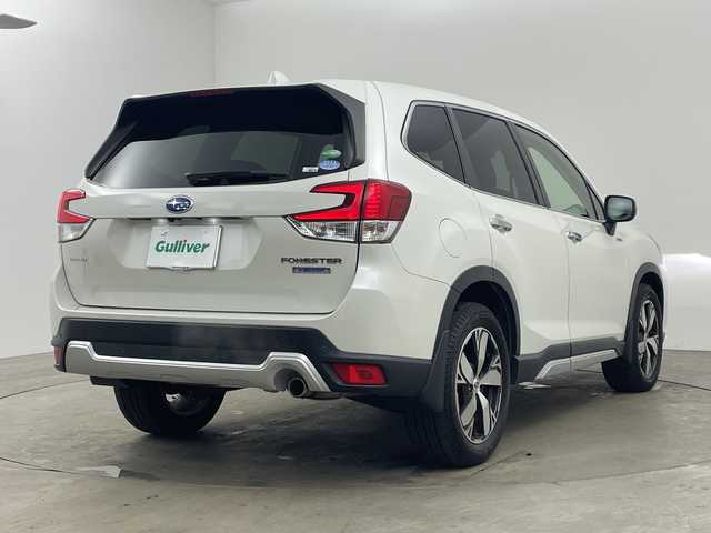 スバル フォレスター ハイブリッド アドバンス 兵庫県 2019(平31)年 3.6万km クリスタルホワイトP ・４WD/・純正8インチナビ/・Bluetooth/CD/DVD/SD/USB/Apple car /play/Android Auto/TV/・バックカメラ/・ビルトインETC/・デジタルインナーミラー/・前席パワーシート/・前席シートヒーター/・電動リアゲート/・ドライブレコーダー/・ハーフレザー/・パドルシフト/・MTモード付AT/・ステアリングヒーター/・ステアリング連動ヘッドランプ/・LEDヘッドライト/・オートライト/・横滑り防止装置/・衝突軽減ブレーキ/・先行車発進お知らせ/・レーダークルーズコントロール/・レーンキープアシスト/・コーナーセンサー/・後退速度リミッター/・ブラインドスポットモニター