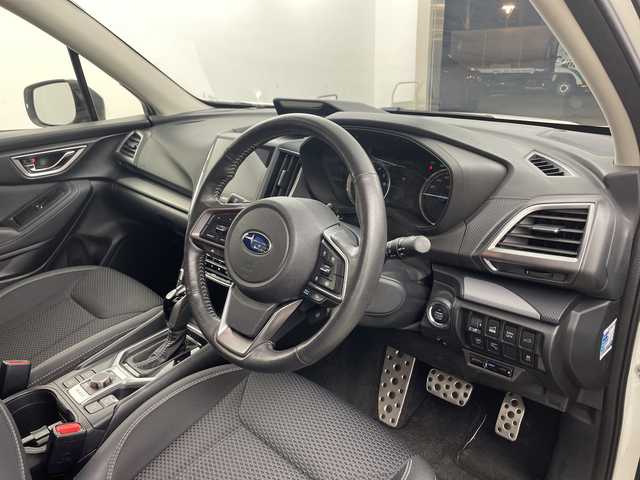 スバル フォレスター ハイブリッド アドバンス 兵庫県 2019(平31)年 3.6万km クリスタルホワイトP ・４WD/・純正8インチナビ/・Bluetooth/CD/DVD/SD/USB/Apple car /play/Android Auto/TV/・バックカメラ/・ビルトインETC/・デジタルインナーミラー/・前席パワーシート/・前席シートヒーター/・電動リアゲート/・ドライブレコーダー/・ハーフレザー/・パドルシフト/・MTモード付AT/・ステアリングヒーター/・ステアリング連動ヘッドランプ/・LEDヘッドライト/・オートライト/・横滑り防止装置/・衝突軽減ブレーキ/・先行車発進お知らせ/・レーダークルーズコントロール/・レーンキープアシスト/・コーナーセンサー/・後退速度リミッター/・ブラインドスポットモニター