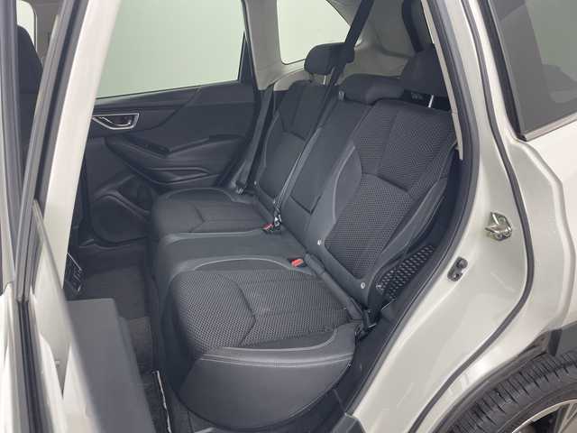 スバル フォレスター ハイブリッド アドバンス 兵庫県 2019(平31)年 3.6万km クリスタルホワイトP ・４WD/・純正8インチナビ/・Bluetooth/CD/DVD/SD/USB/Apple car /play/Android Auto/TV/・バックカメラ/・ビルトインETC/・デジタルインナーミラー/・前席パワーシート/・前席シートヒーター/・電動リアゲート/・ドライブレコーダー/・ハーフレザー/・パドルシフト/・MTモード付AT/・ステアリングヒーター/・ステアリング連動ヘッドランプ/・LEDヘッドライト/・オートライト/・横滑り防止装置/・衝突軽減ブレーキ/・先行車発進お知らせ/・レーダークルーズコントロール/・レーンキープアシスト/・コーナーセンサー/・後退速度リミッター/・ブラインドスポットモニター