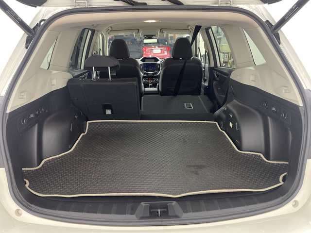 スバル フォレスター ハイブリッド アドバンス 兵庫県 2019(平31)年 3.6万km クリスタルホワイトP ・４WD/・純正8インチナビ/・Bluetooth/CD/DVD/SD/USB/Apple car /play/Android Auto/TV/・バックカメラ/・ビルトインETC/・デジタルインナーミラー/・前席パワーシート/・前席シートヒーター/・電動リアゲート/・ドライブレコーダー/・ハーフレザー/・パドルシフト/・MTモード付AT/・ステアリングヒーター/・ステアリング連動ヘッドランプ/・LEDヘッドライト/・オートライト/・横滑り防止装置/・衝突軽減ブレーキ/・先行車発進お知らせ/・レーダークルーズコントロール/・レーンキープアシスト/・コーナーセンサー/・後退速度リミッター/・ブラインドスポットモニター