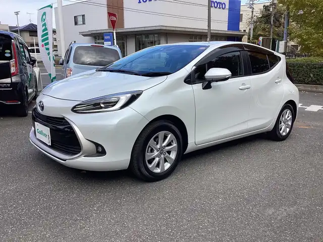トヨタ アクア Z 神奈川県 2023(令5)年 1.2万km プラチナホワイトパールマイカ ワンオーナー/Toyota Safety Sense/・プリクラッシュセーフティ/・レーントレーシングアシスト/・オートマチックハイビーム/・レーダークルーズコントロール/・ブラインドスポットモニター/・クリアランスソナー/パノラミックビューモニター/プッシュスタート/純正10.5インチナビ/フルセグTV/ETC/100V電源/LEDヘッドライト/ドアバイザー/16インチ純正アルミホイール/スマートキー