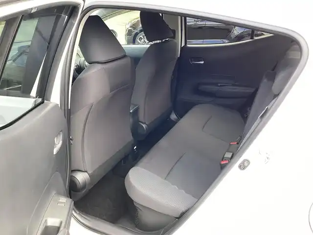 トヨタ アクア Z 神奈川県 2023(令5)年 1.2万km プラチナホワイトパールマイカ ワンオーナー/Toyota Safety Sense/・プリクラッシュセーフティ/・レーントレーシングアシスト/・オートマチックハイビーム/・レーダークルーズコントロール/・ブラインドスポットモニター/・クリアランスソナー/パノラミックビューモニター/プッシュスタート/純正10.5インチナビ/フルセグTV/ETC/100V電源/LEDヘッドライト/ドアバイザー/16インチ純正アルミホイール/スマートキー