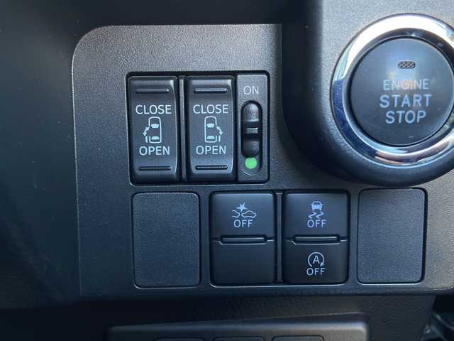 トヨタ ルーミー カスタムG－T 山口県 2017(平29)年 6.6万km ブラックマイカメタリック 純正SDナビ/Bluetoothオーディオ/フルセグテレビ/DVD再生/バックカメラ/Toyota Safety Sense/・衝突回避支援ブレーキ/・車線逸脱警報/・誤発進抑制/・先行車発進告知/・標識認識/・ふらつき警報/・プロアクティブドライビングアシスト/ETC/スマートキー/プッシュスタート/ドアバイザー/純正アルミホイール/両側オートスライドドア/クルーズコントロール/LEDヘッドライト/フォグライト