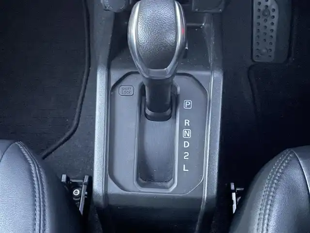 スズキ ジムニー XC 愛知県 2020(令2)年 2.9万km ブルーイッシュブラックパール3 パートタイム4WD車/・カロッツェリアHDDナビ/・フルセグテレビ/・CD/DVD再生機能/・ミュージックサーバー（HDD録音機能）/・Bluetooth接続/・ETC/・コムテック３６０度全方位ドライブレコーダー/・本革調シートカバー/・シートヒーター（運転席・助手席）/・純正16インチアルミホイール/・背面タイヤ/・純正LEDヘッドライト/・オートマチックハイビーム/・衝突軽減ブレーキ/・レーンキープアシスト/・スマートキー/・プッシュスタート/・オートエアコン/・クルーズコントロール