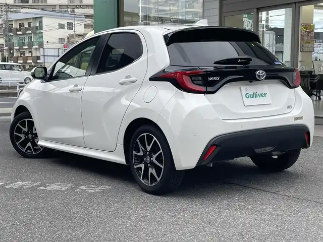 トヨタ ヤリス ハイブリッド Z 愛知県 2020(令2)年 0.9万km スーパーホワイトⅡ ワンオーナー/純ディスプレイナビ/パノラマビューカメラ/前後ドライブレコーダー/トヨタセーフティセンス/レーダークルーズコントロール/パーキングアシスト/シートヒーター/純16インチAW/ETC/保証書　取説/スペアキー