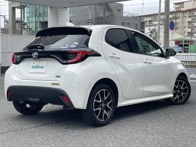 トヨタ ヤリス ハイブリッド Z 愛知県 2020(令2)年 0.9万km スーパーホワイトⅡ ワンオーナー/純ディスプレイナビ/パノラマビューカメラ/前後ドライブレコーダー/トヨタセーフティセンス/レーダークルーズコントロール/パーキングアシスト/シートヒーター/純16インチAW/ETC/保証書　取説/スペアキー
