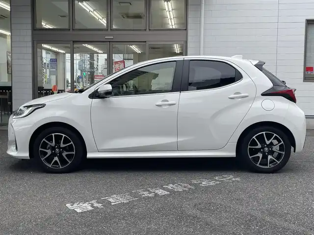 トヨタ ヤリス ハイブリッド Z 愛知県 2020(令2)年 0.9万km スーパーホワイトⅡ ワンオーナー/純ディスプレイナビ/パノラマビューカメラ/前後ドライブレコーダー/トヨタセーフティセンス/レーダークルーズコントロール/パーキングアシスト/シートヒーター/純16インチAW/ETC/保証書　取説/スペアキー