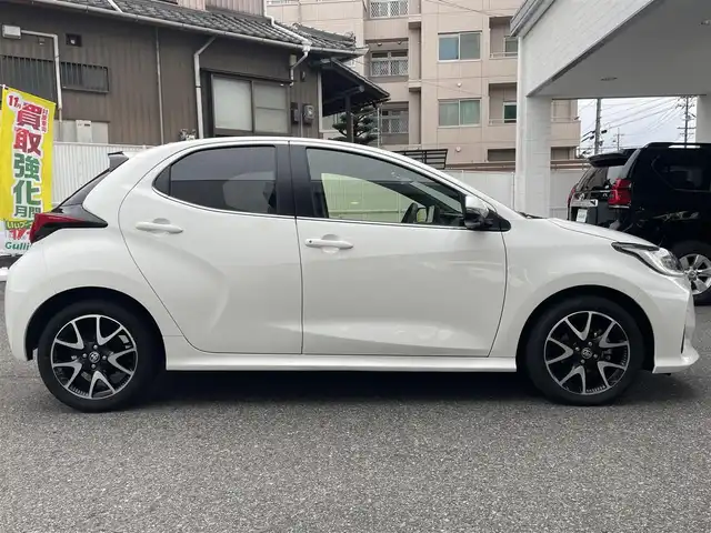 トヨタ ヤリス ハイブリッド Z 愛知県 2020(令2)年 0.9万km スーパーホワイトⅡ ワンオーナー/純ディスプレイナビ/パノラマビューカメラ/前後ドライブレコーダー/トヨタセーフティセンス/レーダークルーズコントロール/パーキングアシスト/シートヒーター/純16インチAW/ETC/保証書　取説/スペアキー