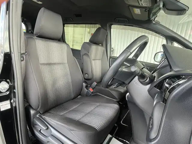 トヨタ ヴォクシー ZS 煌Ⅱ 福岡県 2019(令1)年 5.4万km ブラック 純正7型SDナビ(フルセグTV/CD/BT)/バックカメラ/トヨタセーフティーセンス/コーナーセンサー/両側パワスラ/ETC/USBポート/純正LEDヘッドライト/純正フロアマット/純正16インチアルミホイール/スマートキー/プッシュスタート