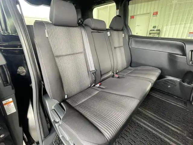 トヨタ ヴォクシー ZS 煌Ⅱ 福岡県 2019(令1)年 5.4万km ブラック 純正7型SDナビ(フルセグTV/CD/BT)/バックカメラ/トヨタセーフティーセンス/コーナーセンサー/両側パワスラ/ETC/USBポート/純正LEDヘッドライト/純正フロアマット/純正16インチアルミホイール/スマートキー/プッシュスタート