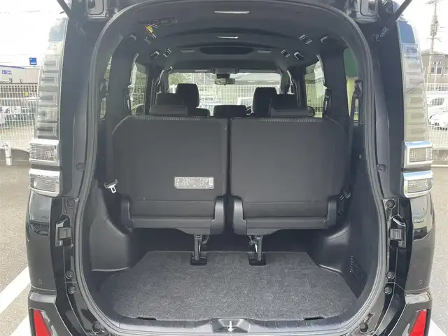 トヨタ ヴォクシー ZS 煌Ⅱ 福岡県 2019(令1)年 5.4万km ブラック 純正7型SDナビ(フルセグTV/CD/BT)/バックカメラ/トヨタセーフティーセンス/コーナーセンサー/両側パワスラ/ETC/USBポート/純正LEDヘッドライト/純正フロアマット/純正16インチアルミホイール/スマートキー/プッシュスタート