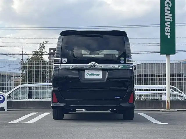 トヨタ ヴォクシー ZS 煌Ⅱ 福岡県 2019(令1)年 5.4万km ブラック 純正7型SDナビ(フルセグTV/CD/BT)/バックカメラ/トヨタセーフティーセンス/コーナーセンサー/両側パワスラ/ETC/USBポート/純正LEDヘッドライト/純正フロアマット/純正16インチアルミホイール/スマートキー/プッシュスタート