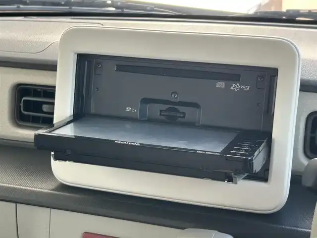 スズキ ラパン L 静岡県 2020(令2)年 2.2万km フォーンベージュM スズキセーフティーサポート/・デュアルセンサーブレーキサポート/・ハイビームアシスト/・誤発進抑制機能/・車線逸脱警報機能/・ふらつき警報機能/・先行車発進お知らせ機能/・後退時ブレーキサポート/・後方誤発進抑制機能/ケンウッド7インチナビ/FM/AM/iPod/SD/ワンセグTV/CD/Bluetooth/ビルトインETC/コーナーセンサー/オートライト/ドライブレコーダー/純正フロアマット/ベンチシート/フルフラットシート