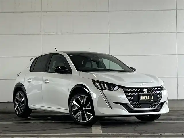 プジョー ２０８ GT ライン 山形県 2021(令3)年 2.9万km パール 純正ディスプレイオーディオ/・Bluetooth/USB/AppleCarPlay/AndroidAuto/ETC/インテリジェントハイビーム/パーキングセンサー/トラクションコントロール/アンビエンスライト/アクティブセーフティブレーキ/トラフィックサインインフォメーション/疲労検知システム/ブラインドスポットモニター/ハーフレザーシート /ワイヤレスチャージング/レーンキープアシスト/レーンポジショニングアシスト