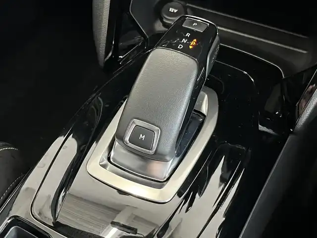 プジョー ２０８ GT ライン 山形県 2021(令3)年 2.9万km パール 純正ディスプレイオーディオ/・Bluetooth/USB/AppleCarPlay/AndroidAuto/ETC/インテリジェントハイビーム/パーキングセンサー/トラクションコントロール/アンビエンスライト/アクティブセーフティブレーキ/トラフィックサインインフォメーション/疲労検知システム/ブラインドスポットモニター/ハーフレザーシート /ワイヤレスチャージング/レーンキープアシスト/レーンポジショニングアシスト