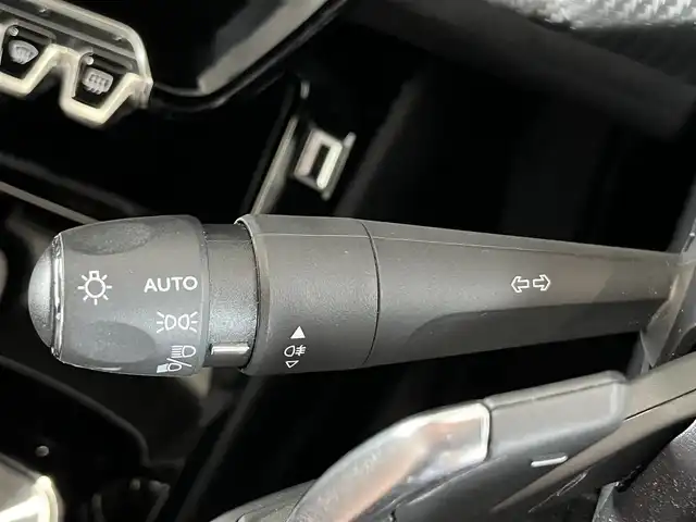 プジョー ２０８ GT ライン 山形県 2021(令3)年 2.9万km パール 純正ディスプレイオーディオ/・Bluetooth/USB/AppleCarPlay/AndroidAuto/ETC/インテリジェントハイビーム/パーキングセンサー/トラクションコントロール/アンビエンスライト/アクティブセーフティブレーキ/トラフィックサインインフォメーション/疲労検知システム/ブラインドスポットモニター/ハーフレザーシート /ワイヤレスチャージング/レーンキープアシスト/レーンポジショニングアシスト