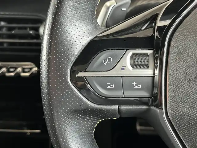 プジョー ２０８ GT ライン 山形県 2021(令3)年 2.9万km パール 純正ディスプレイオーディオ/・Bluetooth/USB/AppleCarPlay/AndroidAuto/ETC/インテリジェントハイビーム/パーキングセンサー/トラクションコントロール/アンビエンスライト/アクティブセーフティブレーキ/トラフィックサインインフォメーション/疲労検知システム/ブラインドスポットモニター/ハーフレザーシート /ワイヤレスチャージング/レーンキープアシスト/レーンポジショニングアシスト