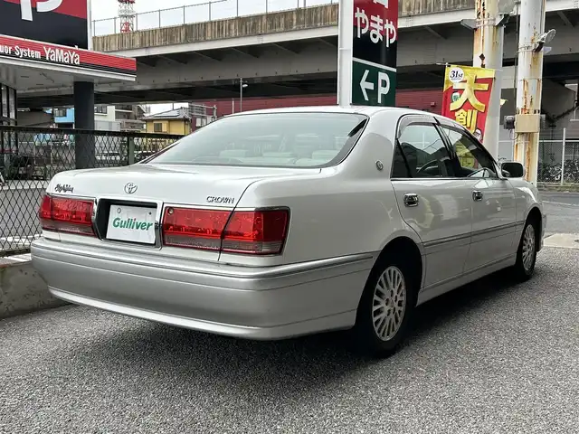 トヨタ クラウン ロイヤル ロイヤルサルーン 千葉県 2001(平13)年 4.4万km ホワイトパールクリスタルシャイン/シルバーM 純正ナビ（CD/FM/AM）/前後ドライブレコーダー/運転席パワーシート、シートリフター/革巻きステアリング/電動格納ミラー/ミラーヒーター/サイドバイザー/ロイヤルサウンドシステム/フロントフォグランプ/純正15インチアルミホイール/純正フロアマット/保証書、取説有