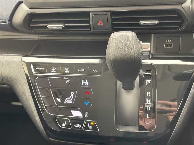 三菱 ｅＫクロス G プラスエディション 愛知県 2021(令3)年 3.7万km 黄 純正ディズプレイオーディオ　ナビ機能なし/全方位カメラ/シートヒーター/バックカメラ/コーナーセンサー/純正アルミホイール/オートライト/衝突軽減システム/ダウンヒルアシストコントロール/Bluetooth/ステアリングスイッチ/スマートキー/プッシュスタート