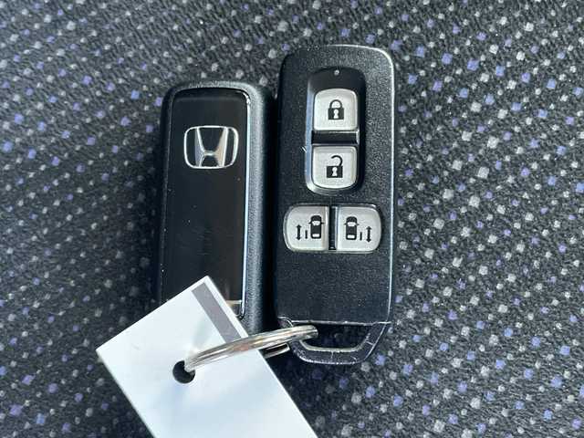 ホンダ Ｎ ＢＯＸ G SSパッケージ 山梨県 2017(平29)年 7.5万km クリスタルブラックパール 社外SDナビ/衝突軽減ブレーキ/ＣＤ/ＤＶＤ/ＢＴ/フルセグテレビ/バックカメラ/アイドリングストップ/プッシュスタート/両側パワースライドドア/ETC/純正HIDヘッドライト