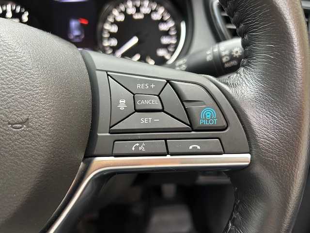 日産 エクストレイル 20Xi 東京都 2018(平30)年 1.8万km ダイヤモンドブラック プロパイロット/インテリジェントセーフティー/レーンキープアシスト/純正9インチナビ/フルセグTV/Bluetooth/Blu-ray再生/全方位＆バックカメラ/デジタルインナーミラー/ドラレコ/ルーフレール/スペアキー/純正フロアマット/取扱説明書/保証書