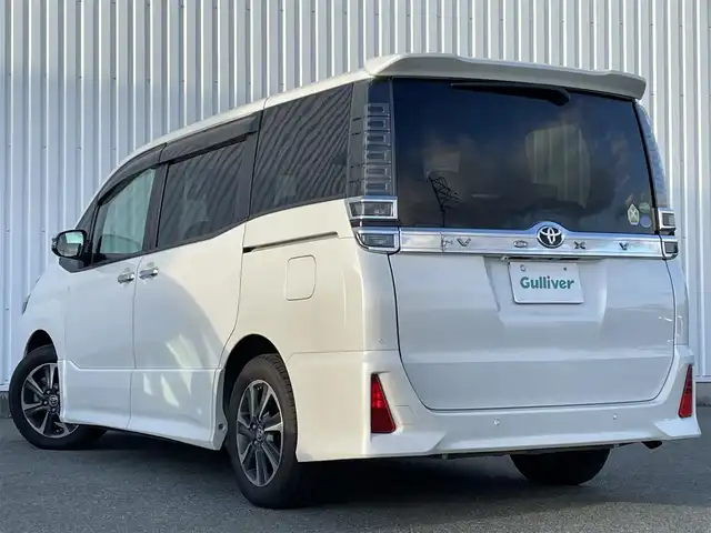 トヨタ ヴォクシー ZS 煌Ⅱ 福岡県 2019(令1)年 2.9万km ホワイトパールクリスタルシャイン トヨタセーフティセンス/PCS/LDA/クリアランスソナー/横滑り防止装置/アルパイン１１型ナビ/フルセグTV/CD/DVD/BT/SD/AM/FM/バックカメラ/両側パワースライドドア/クルーズコントロール/前後ドラレコ/オートハイビーム/ステアリングリモコン/純正１６アルミ/ＥＴＣ/ウォークスルー/スマートキー/プッシュスタート