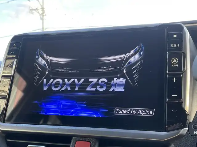 トヨタ ヴォクシー ZS 煌Ⅱ 福岡県 2019(令1)年 2.9万km ホワイトパールクリスタルシャイン トヨタセーフティセンス/PCS/LDA/クリアランスソナー/横滑り防止装置/アルパイン１１型ナビ/フルセグTV/CD/DVD/BT/SD/AM/FM/バックカメラ/両側パワースライドドア/クルーズコントロール/前後ドラレコ/オートハイビーム/ステアリングリモコン/純正１６アルミ/ＥＴＣ/ウォークスルー/スマートキー/プッシュスタート