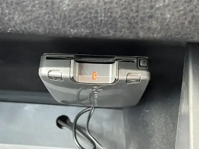 トヨタ ヴォクシー ZS 煌Ⅱ 福岡県 2019(令1)年 2.9万km ホワイトパールクリスタルシャイン トヨタセーフティセンス/PCS/LDA/クリアランスソナー/横滑り防止装置/アルパイン１１型ナビ/フルセグTV/CD/DVD/BT/SD/AM/FM/バックカメラ/両側パワースライドドア/クルーズコントロール/前後ドラレコ/オートハイビーム/ステアリングリモコン/純正１６アルミ/ＥＴＣ/ウォークスルー/スマートキー/プッシュスタート