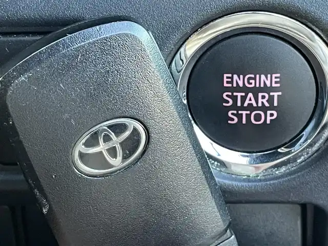 トヨタ ヴォクシー ZS 煌Ⅱ 福岡県 2019(令1)年 2.9万km ホワイトパールクリスタルシャイン トヨタセーフティセンス/PCS/LDA/クリアランスソナー/横滑り防止装置/アルパイン１１型ナビ/フルセグTV/CD/DVD/BT/SD/AM/FM/バックカメラ/両側パワースライドドア/クルーズコントロール/前後ドラレコ/オートハイビーム/ステアリングリモコン/純正１６アルミ/ＥＴＣ/ウォークスルー/スマートキー/プッシュスタート