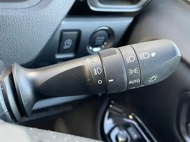 トヨタ ヴォクシー ZS 煌Ⅱ 福岡県 2019(令1)年 2.9万km ホワイトパールクリスタルシャイン トヨタセーフティセンス/PCS/LDA/クリアランスソナー/横滑り防止装置/アルパイン１１型ナビ/フルセグTV/CD/DVD/BT/SD/AM/FM/バックカメラ/両側パワースライドドア/クルーズコントロール/前後ドラレコ/オートハイビーム/ステアリングリモコン/純正１６アルミ/ＥＴＣ/ウォークスルー/スマートキー/プッシュスタート