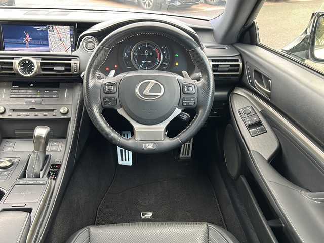 レクサス ＲＣ 300 Fスポーツ 佐賀県 2018(平30)年 7.1万km ホワイトノーヴァガラスフレーク エンジンスタートボタン/保証書/取扱説明書/記録簿/MTモード付AT/アイドリングストップ/スマートキー/スペアキー有/追従走行付クルーズコントロール/Bluetooth接続/CD/USB入力端子/ビルトインETC/バックカメラ/AUX/フルセグTV/純正ナビ/サンルーフ/電動リアゲート/純正フロアマット/前席パワーシート/前席シートヒーター/前席エアシート/ABS/横滑り防止装置/前後コーナーセンサー/LEDヘッドライト/メモリアルシート/パドルシフト/ステアリングヒーター/クリアランスソナー/PSSS/ステアリングスイッチ/革巻ステアリング