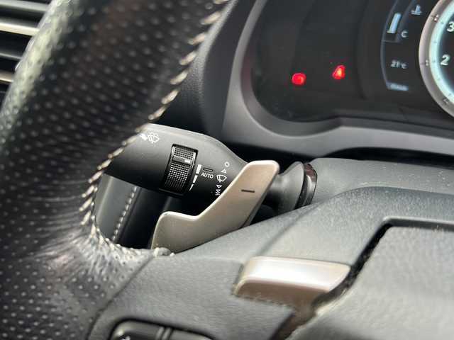 レクサス ＲＣ 300 Fスポーツ 佐賀県 2018(平30)年 7.1万km ホワイトノーヴァガラスフレーク エンジンスタートボタン/保証書/取扱説明書/記録簿/MTモード付AT/アイドリングストップ/スマートキー/スペアキー有/追従走行付クルーズコントロール/Bluetooth接続/CD/USB入力端子/ビルトインETC/バックカメラ/AUX/フルセグTV/純正ナビ/サンルーフ/電動リアゲート/純正フロアマット/前席パワーシート/前席シートヒーター/前席エアシート/ABS/横滑り防止装置/前後コーナーセンサー/LEDヘッドライト/メモリアルシート/パドルシフト/ステアリングヒーター/クリアランスソナー/PSSS/ステアリングスイッチ/革巻ステアリング