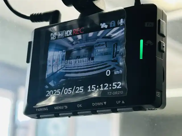 トヨタ ルーミー カスタムG 千葉県 2023(令5)年 0.8万km ファイアークォーツレッドM 登録時７８０２km/車検　令和８年２月１３日迄/ワンオーナー/純正９インチディスプレイオーディオ/・フルセグTV/・Bluetoothオーディオ/・CarPlay/・AndroidAuto/パノラマモニター/純正前後ドライブレコーダー/ビルトインETC/両側パワースライドドア/スマートアシスト/前席シートヒーター/電動パーキング、オートホールド/レーダークルーズコントロール/パーキングセンサー/純正フロアマット、ドアバイザー/純正１４インチアルミホイール/LEDヘッドライト、LEDフォグライト/ロールシェード付きスライドドア/取扱説明書/オーディオ取扱説明書/保証書/スペアスマートキー