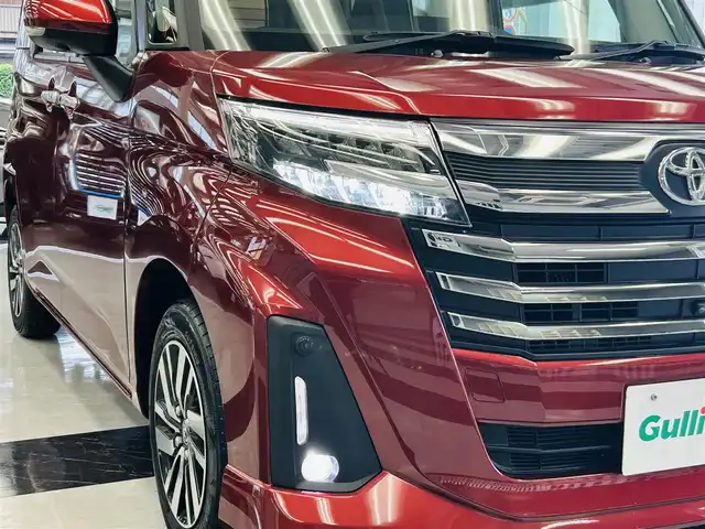 トヨタ ルーミー カスタムG 千葉県 2023(令5)年 0.8万km ファイアークォーツレッドM 登録時７８０２km/車検　令和８年２月１３日迄/ワンオーナー/純正９インチディスプレイオーディオ/・フルセグTV/・Bluetoothオーディオ/・CarPlay/・AndroidAuto/パノラマモニター/純正前後ドライブレコーダー/ビルトインETC/両側パワースライドドア/スマートアシスト/前席シートヒーター/電動パーキング、オートホールド/レーダークルーズコントロール/パーキングセンサー/純正フロアマット、ドアバイザー/純正１４インチアルミホイール/LEDヘッドライト、LEDフォグライト/ロールシェード付きスライドドア/取扱説明書/オーディオ取扱説明書/保証書/スペアスマートキー