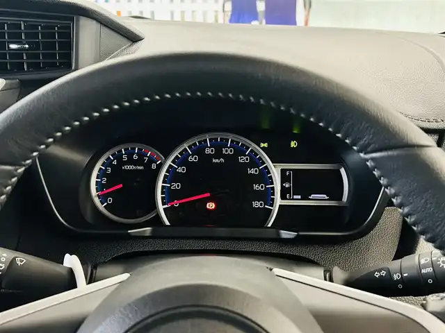 トヨタ ルーミー カスタムG 千葉県 2023(令5)年 0.8万km ファイアークォーツレッドM 登録時７８０２km/車検　令和８年２月１３日迄/ワンオーナー/純正９インチディスプレイオーディオ/・フルセグTV/・Bluetoothオーディオ/・CarPlay/・AndroidAuto/パノラマモニター/純正前後ドライブレコーダー/ビルトインETC/両側パワースライドドア/スマートアシスト/前席シートヒーター/電動パーキング、オートホールド/レーダークルーズコントロール/パーキングセンサー/純正フロアマット、ドアバイザー/純正１４インチアルミホイール/LEDヘッドライト、LEDフォグライト/ロールシェード付きスライドドア/取扱説明書/オーディオ取扱説明書/保証書/スペアスマートキー
