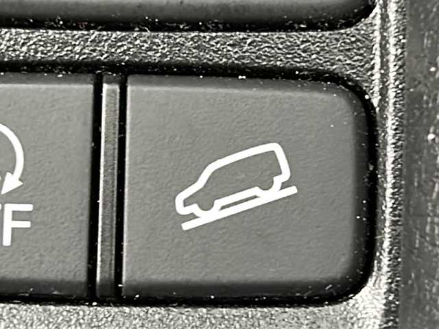 ホンダ ヴェゼル G 三重県 2023(令5)年 1.1万km プレミアムサンライトホワイトパール 禁煙車/純正ナビ/・AM・FM・CD・DVD・BT・USB・HDMI・フルセグ/バックカメラ/ホンダセンシング/衝突軽減/レーンキープ/レーダークルーズ/前後コーナーセンサー/安全支援情報スイッチ/電子パーキングブレーキ/ブレーキホールド/ビルトインETC/オートライト/オートハイビーム/LEDヘッドライト/フォグランプ/ステアリングスイッチ/スマートキー/プッシュスタート/純正16インチアルミ/OPグリル/ダウンヒルアシスト