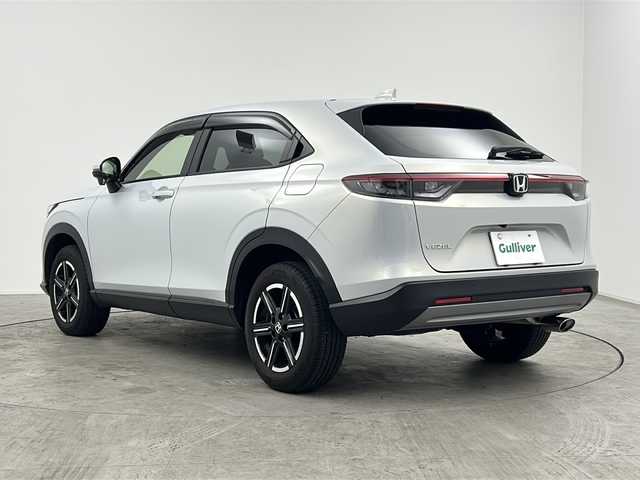 ホンダ ヴェゼル G 三重県 2023(令5)年 1.1万km プレミアムサンライトホワイトパール 禁煙車/純正ナビ/・AM・FM・CD・DVD・BT・USB・HDMI・フルセグ/バックカメラ/ホンダセンシング/衝突軽減/レーンキープ/レーダークルーズ/前後コーナーセンサー/安全支援情報スイッチ/電子パーキングブレーキ/ブレーキホールド/ビルトインETC/オートライト/オートハイビーム/LEDヘッドライト/フォグランプ/ステアリングスイッチ/スマートキー/プッシュスタート/純正16インチアルミ/OPグリル/ダウンヒルアシスト