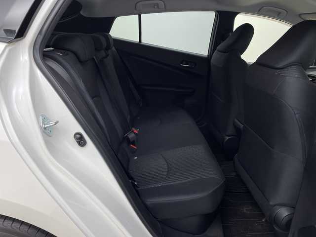 トヨタ プリウス S 鹿児島県 2016(平28)年 3.4万km ホワイトパールクリスタルシャイン ・ワンオーナー/・ディーラー点検記録簿H30～R6/・純正ナビフルセグTV　BT　DVD/・バックカメラ/・前後ドライブレコーダー/・ステアリングスイッチ/・レーダークルーズコントロール/・革巻きステアリング/・横滑り防止装置/・プリクラッシュ/・ふらつき検知/・レーンアシスト/・ETC/・ＥＶモード/・オートライト/・オートハイビーム/・LEDヘッドライト/・フォグライト/・純正フロアマット/・純正ドアバイザー/・プッシュスタート/・スマートキー/・スペアキー×１/・取扱説明書