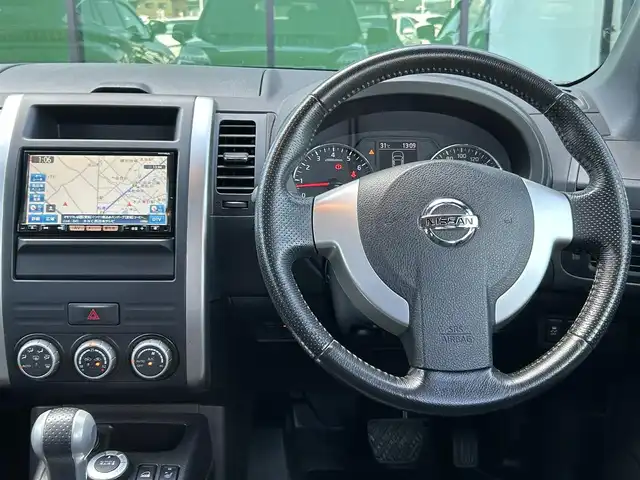 日産 エクストレイル 25Xtt 香川県 2013(平25)年 9.2万km ダイヤモンドブラック ワンオーナー　/ハイパールーフレール　/純正ＳＤナビ　/【CD/DVD/SD/Bluetooth】/地デジ対応TV/アルカンターラシート　/全席シートヒーター　/革巻きステアリング　/ＨＩＤヘッドライト　/フォグランプ/オートライト機能　/ＯＰ荷室ＢＯＸ×２　/ビルトインＥＴＣ/ドライブレコーダー/SD有り/純正フロアマット/バイザー